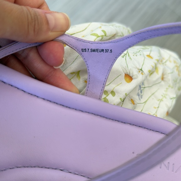 Vince Deana Flat Thong Sandals - Picture 5 of 6